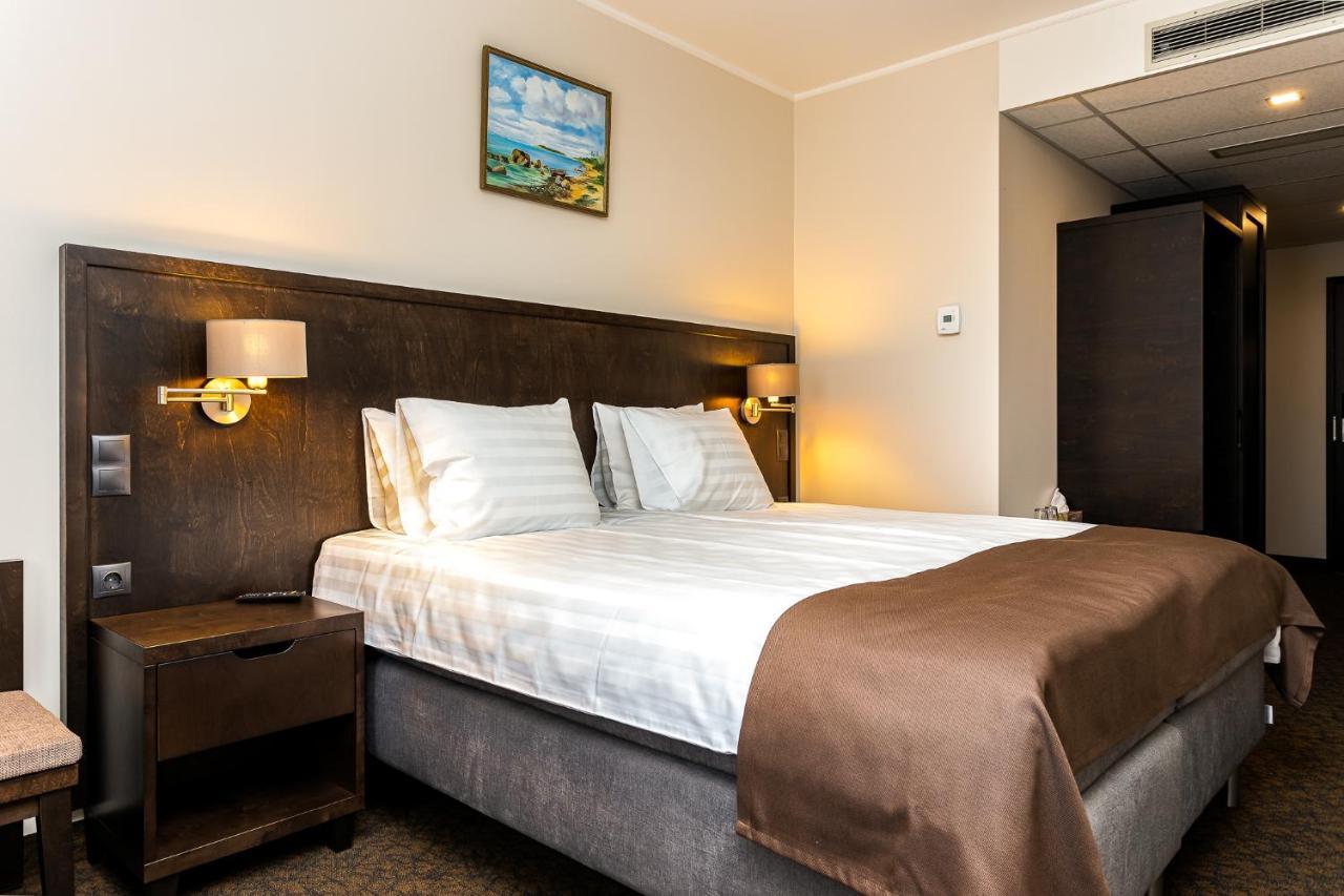 Adoryal Hotell Tallinn Exterior foto