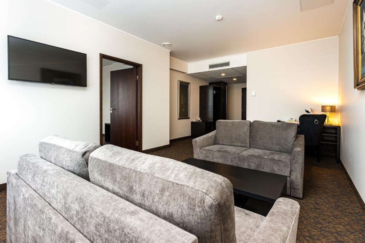 Adoryal Hotell Tallinn Exterior foto