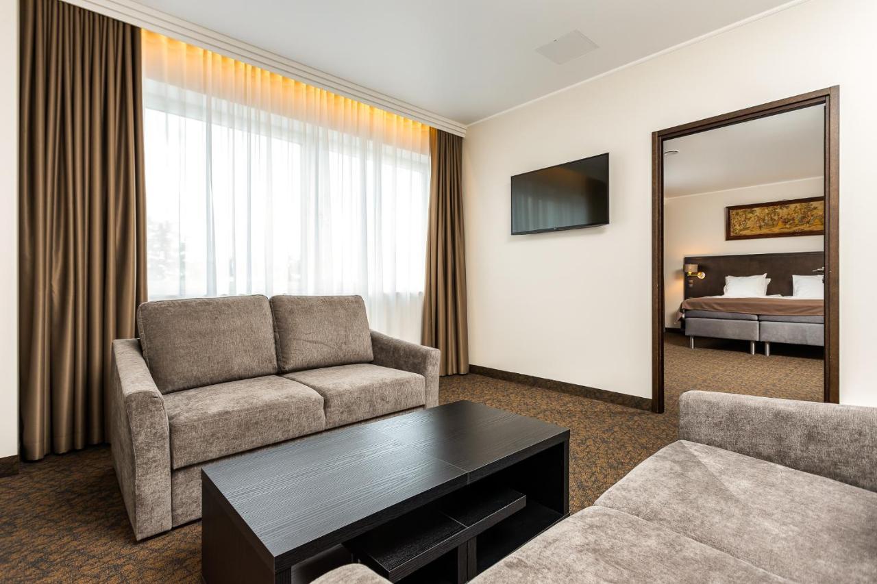 Adoryal Hotell Tallinn Exterior foto