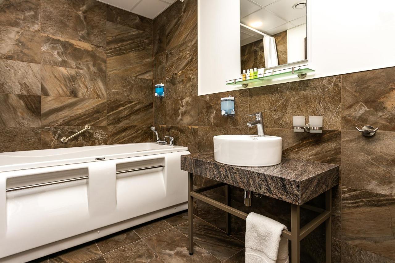 Adoryal Hotell Tallinn Exterior foto