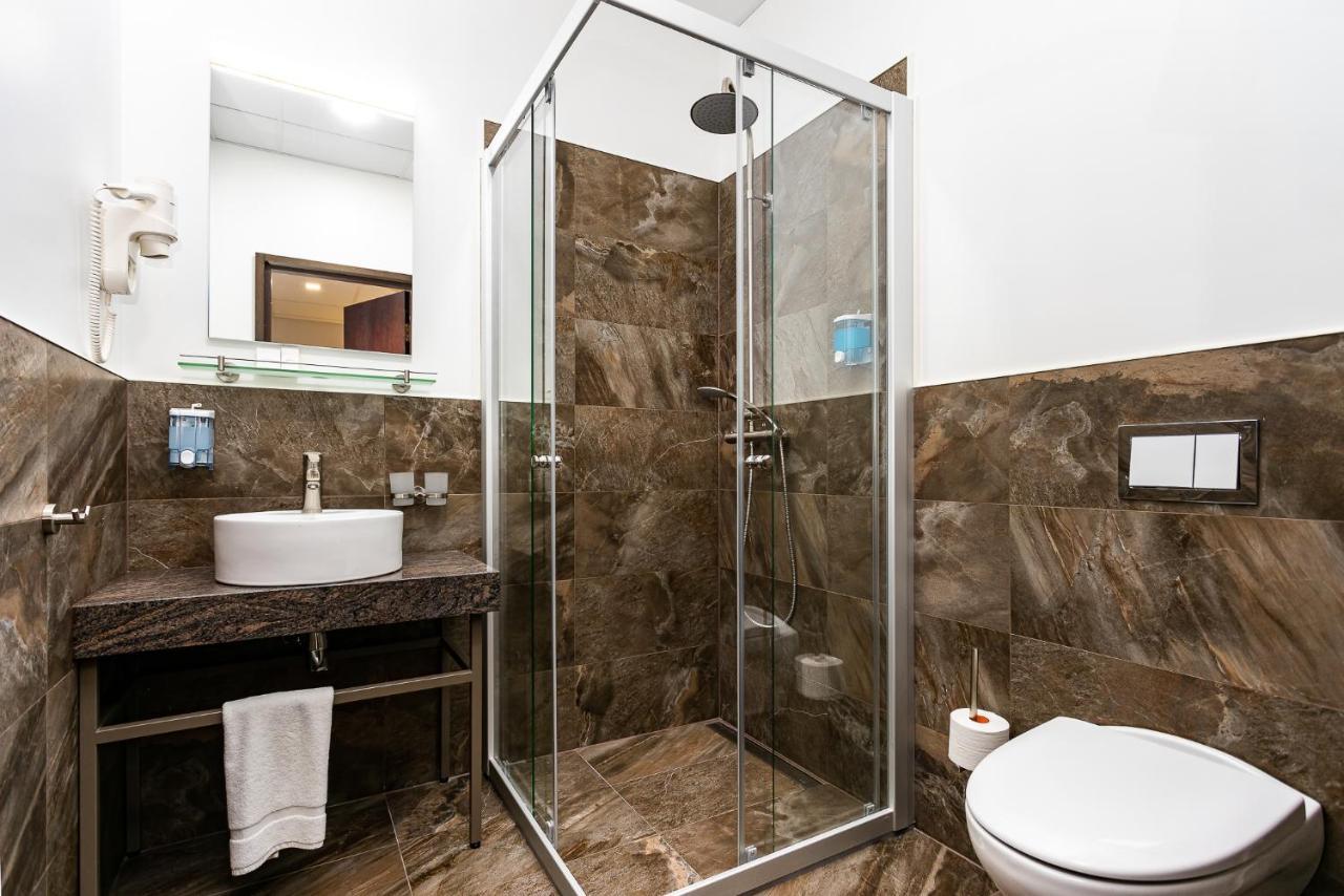 Adoryal Hotell Tallinn Exterior foto