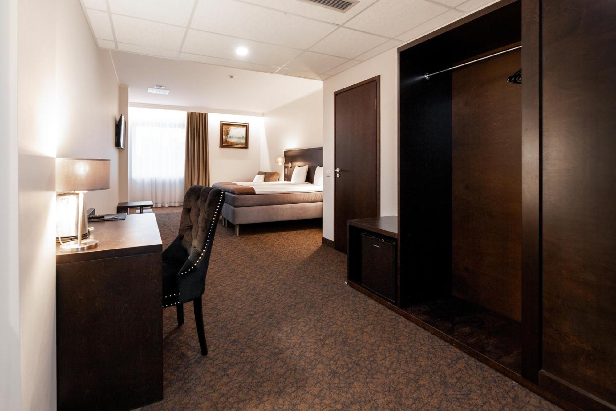Adoryal Hotell Tallinn Exterior foto