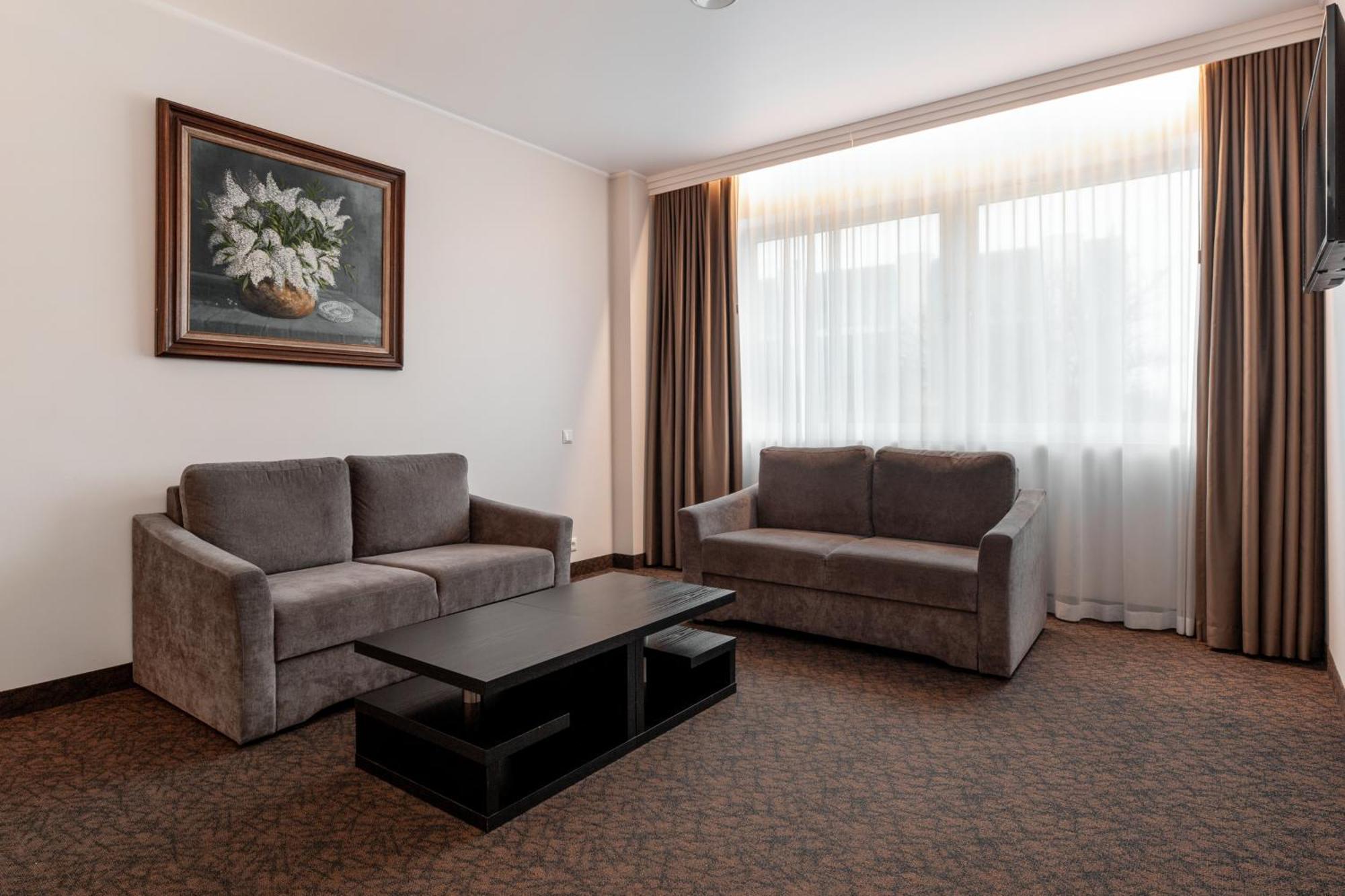 Adoryal Hotell Tallinn Exterior foto